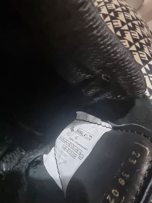 Ботинки чёрные  38размер