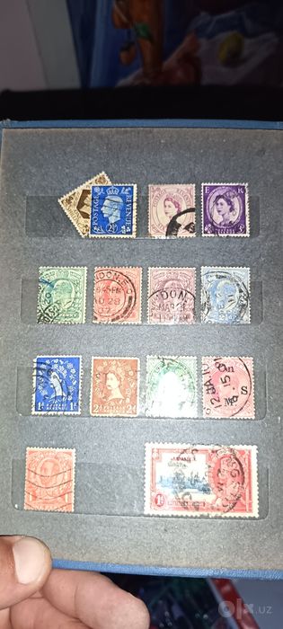 Коллекция почтовых марок, начиная с выпущенной в 1927 году