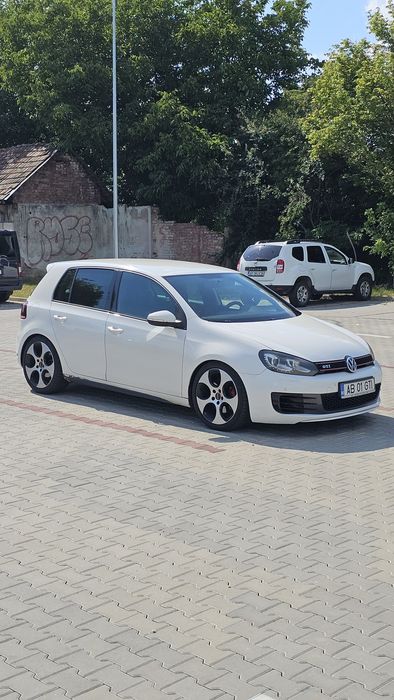 VOLKSWAGEN Golf 2010