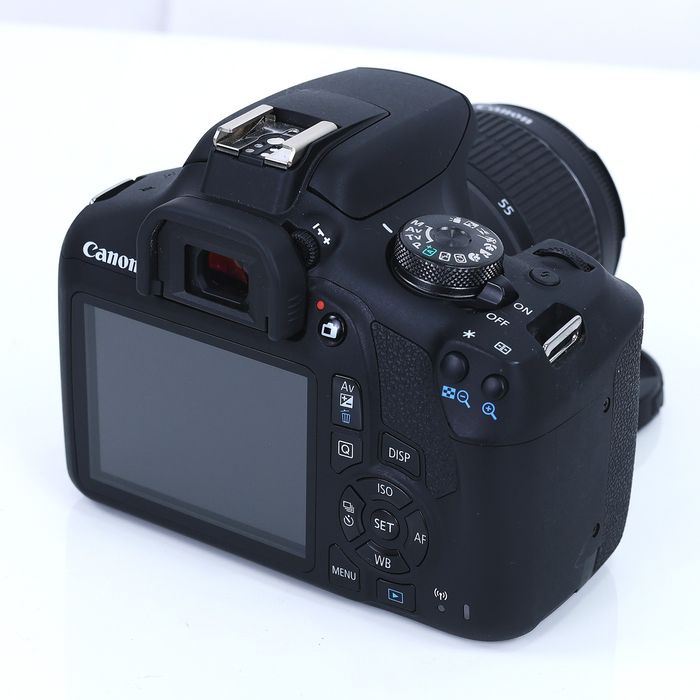 Фотоаппарат Canon EOS 2000D