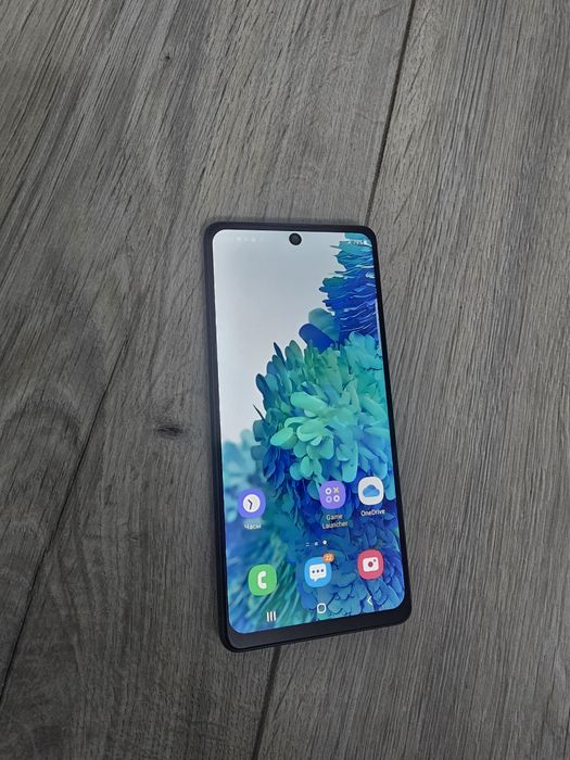 Samsung  S 20FE.