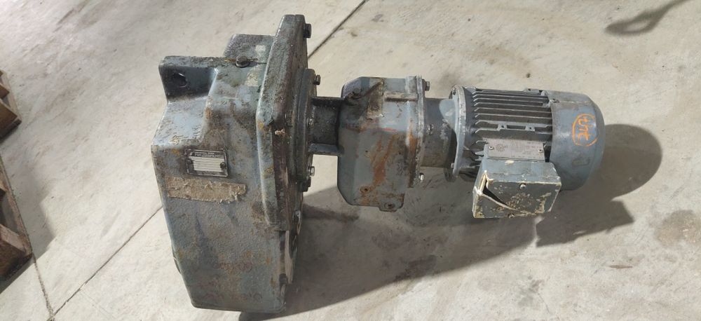 Motor electric trifazat cu reductor, 0.37kW, 4rpm