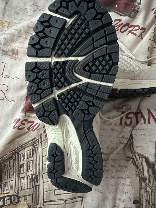 Чисто нови new balance 2002r 37 номер