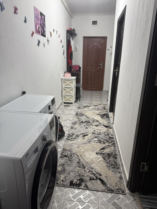 Vand apartament zona Ostroveni
