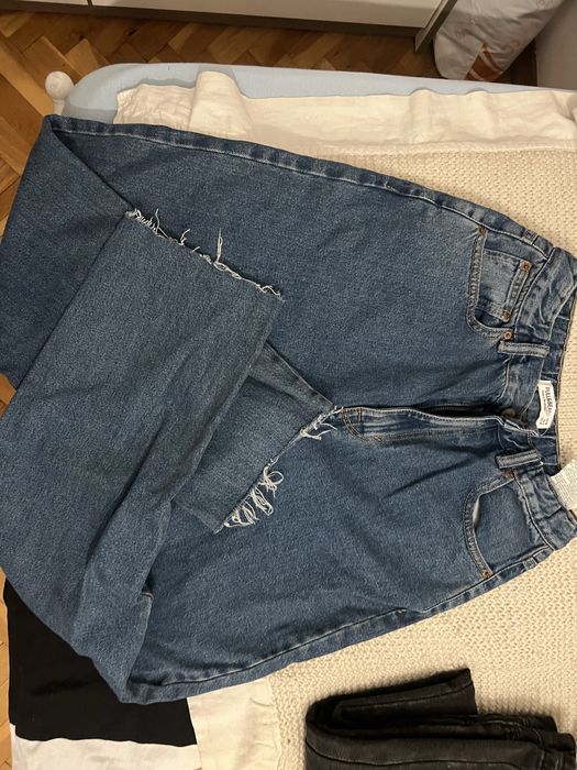 Дънки и панталони между S и М