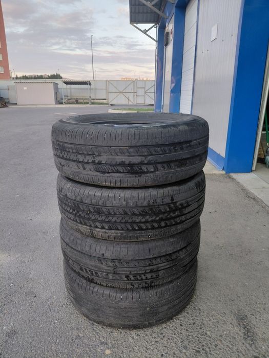 Продается шины 235/65 17R