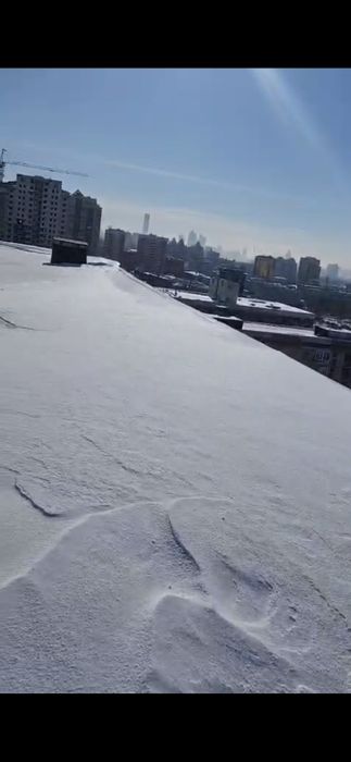 Чистка снега крыш