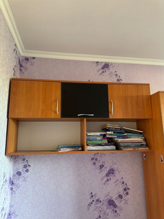 Шкаф с полками срочно продаем