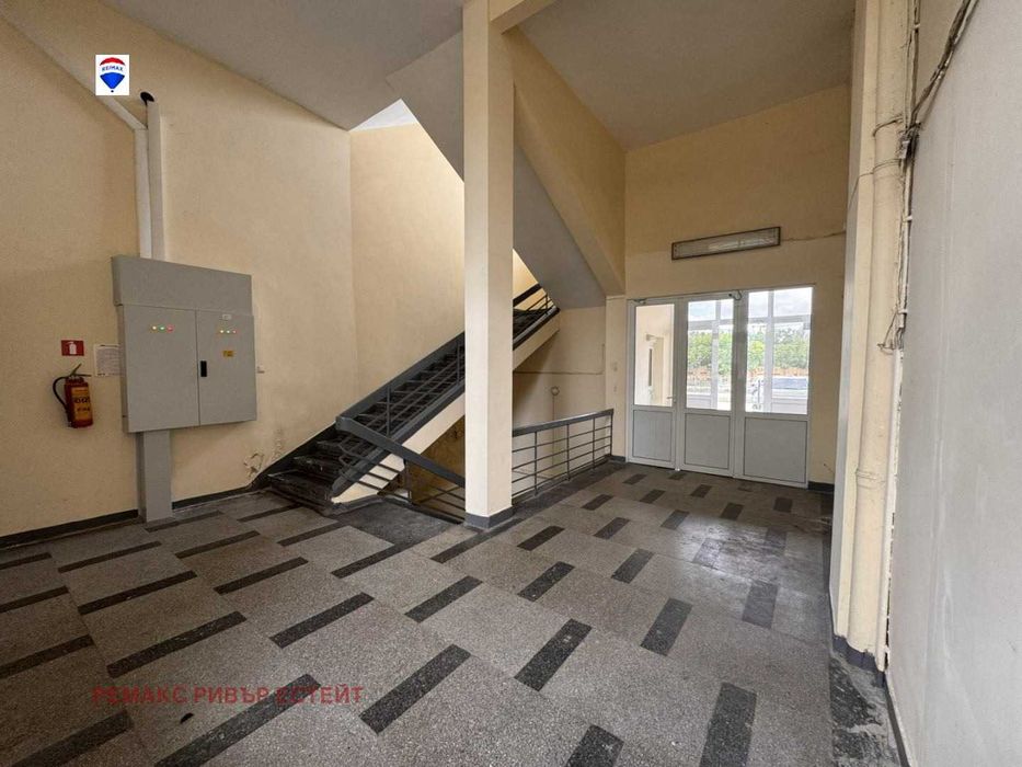 Продава се Промишлена сграда в Русе, Родина 1 - 816 кв.м за 2525 €/кв.м - Снимка #10