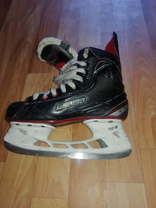 Продам коньки BAUER