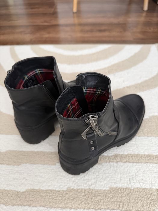 Botine negre nr. 35