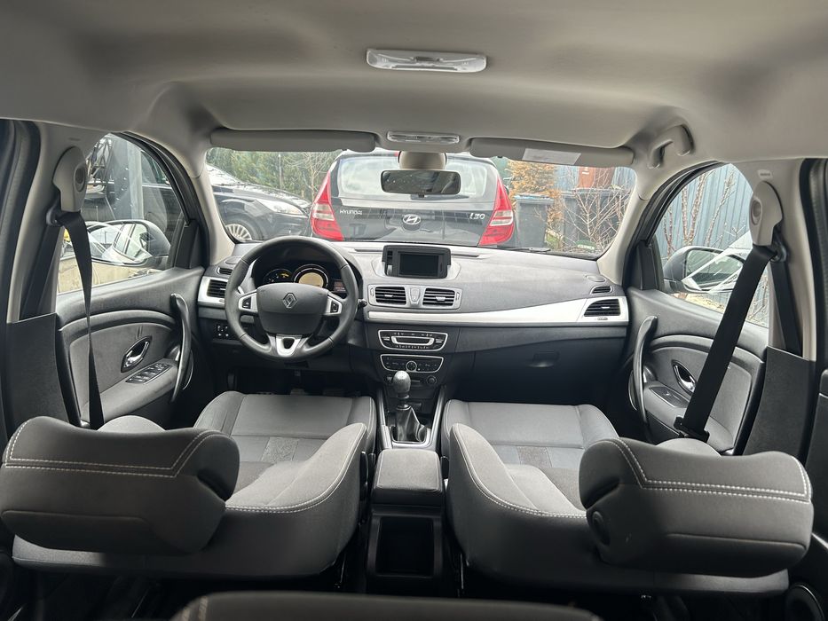 -Renault megane facelift-2011-luna12-1.9diesel-131cai-euro5-adusa din germania-inmatriculata ro-2026-luna aprilie-