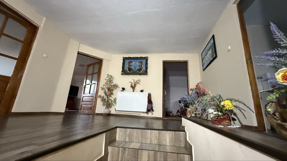 Vand casa pe strada Valea Codorului nr.30