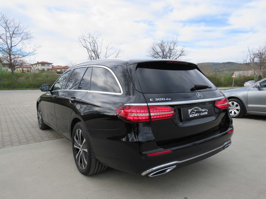 Mercedes-Benz E300DE 4x4 Hybrid 2022