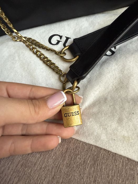 Дамска чанта Guess