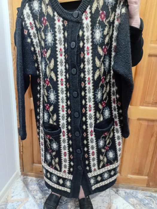 Женская одежда шерсть в отличном состоянии фирма Остер.Индия.