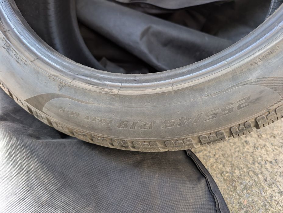 Pirelli P Zero 255/45/19"