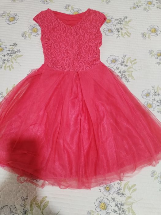 Праздничное платье на девочку до 10лет