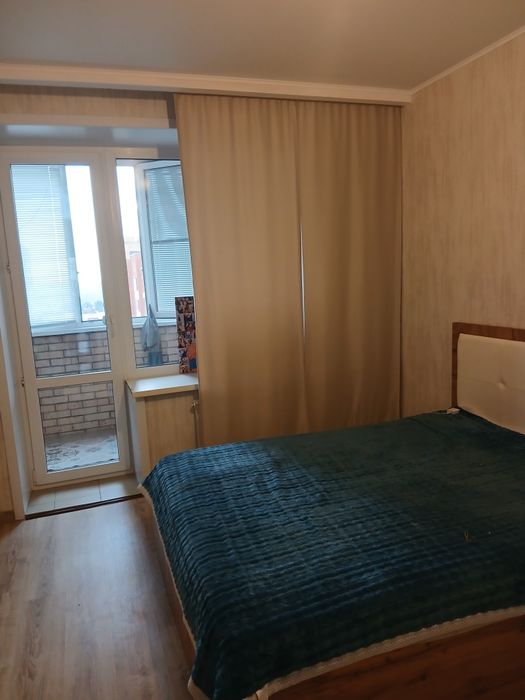 Продам квартиру  трех комнатную