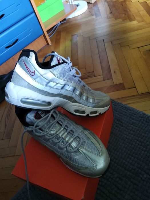 Nike air max 95 silver bullet 42/42,5  маратонки