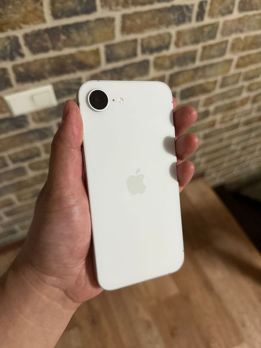 Iphone 16e,100%,128гб