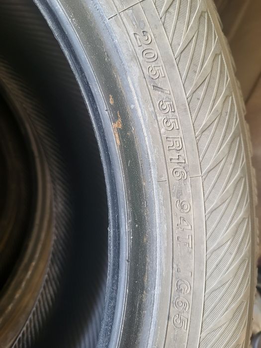 Продам зимнюю резину.