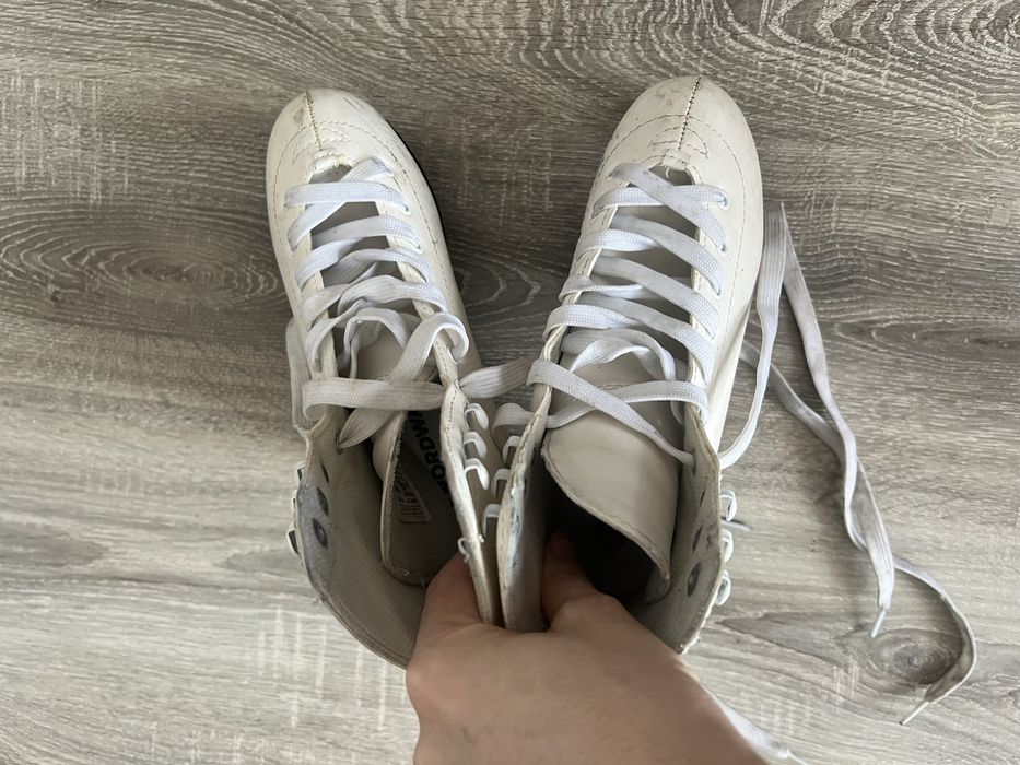 Коньки для катания на льду фигурные