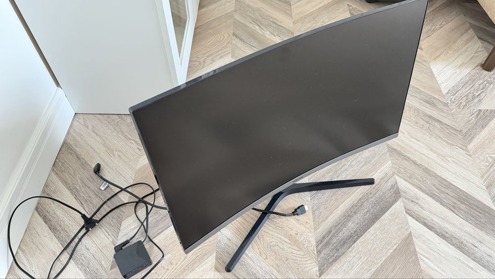 Монитор Samsung 27”