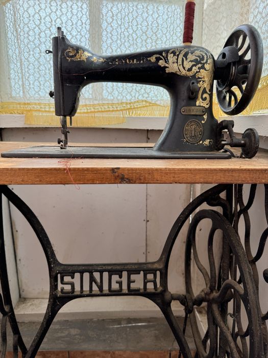 Masina de cusut Singer