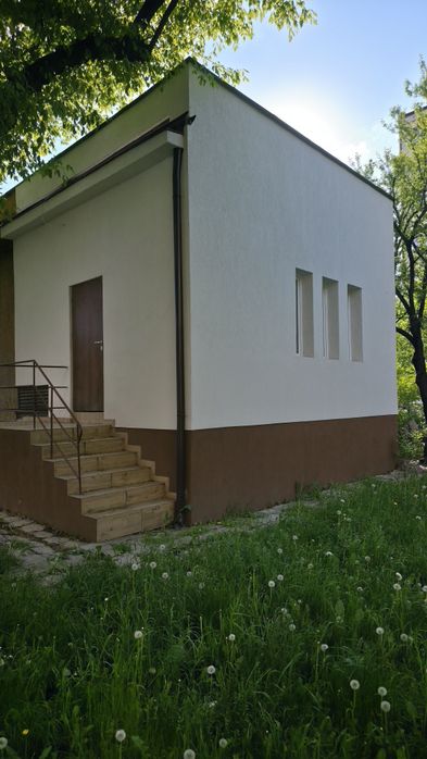 Продава се търговско помещение в жк. Изток,  гр. Перник