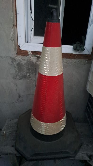 Дорожный конус конус