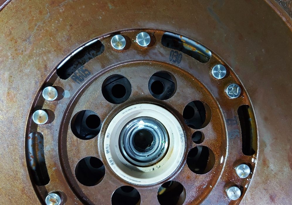 Volanta LuK pentru Mercedes W124 W210 W202 250D