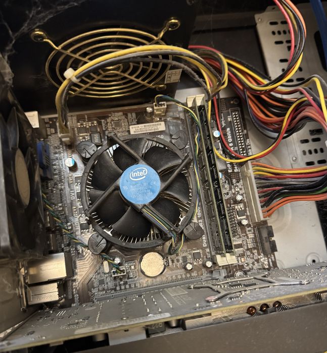 Дънна платка с процесор и рам