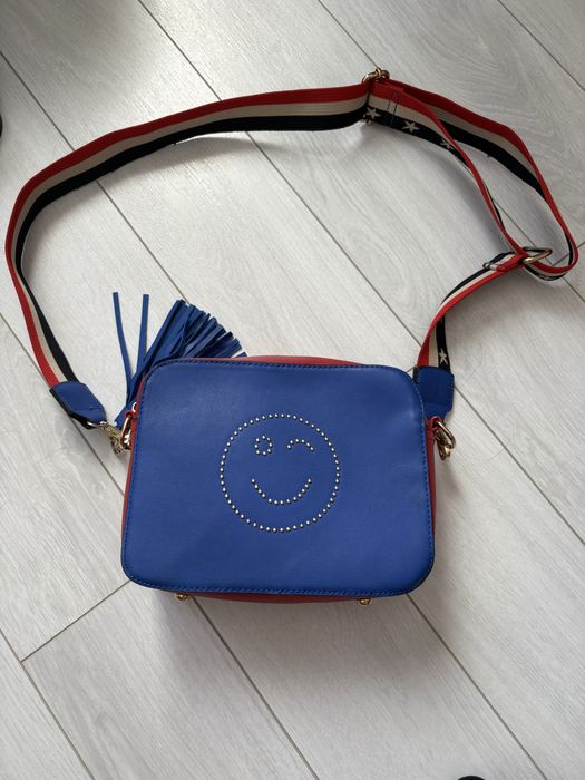 Дамска чанта с коланче