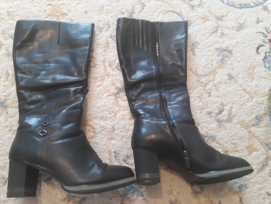 Продается сапоги  размер 39