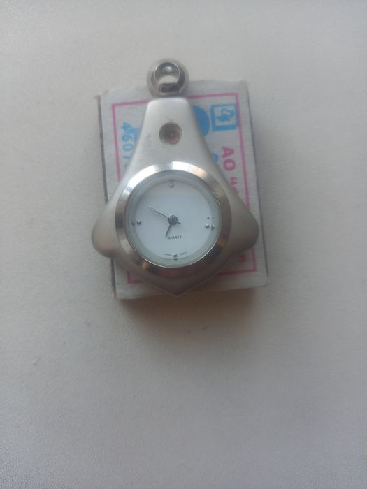 Продаются часы кулон