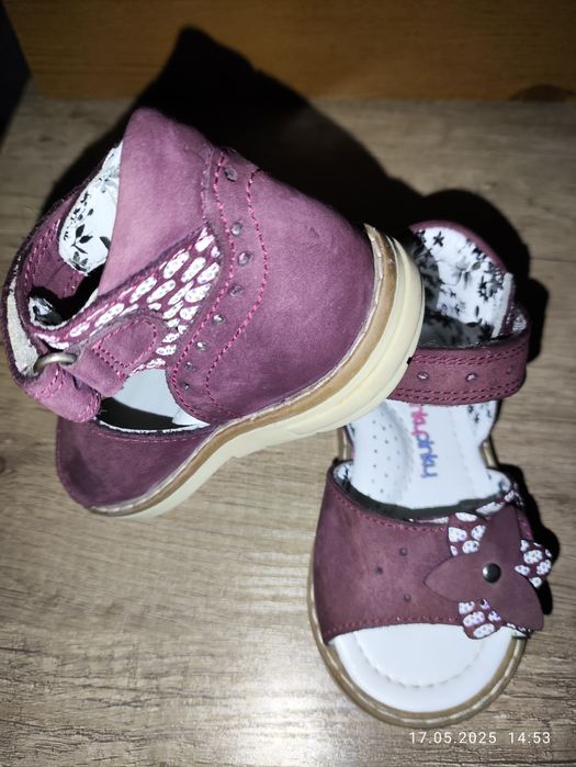 Детские босоножки