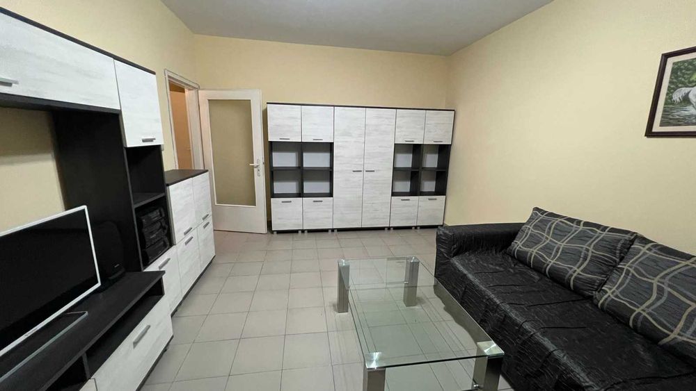 Дава се под наем Двустаен апартамент в София, Връбница 1 - 60 кв.м за 561 € - Снимка #1