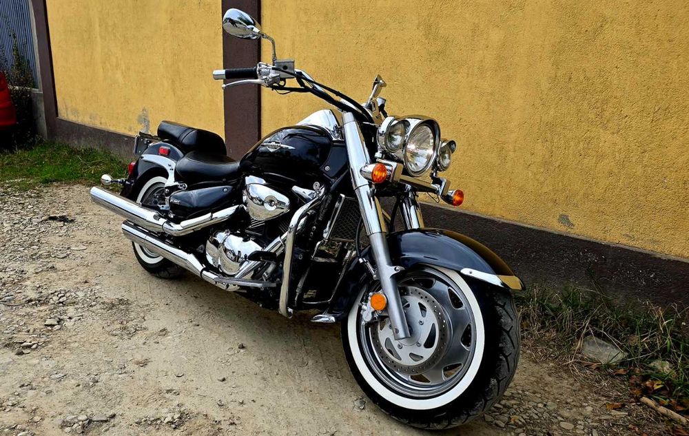 Suzuki Boulevard C90-Intruder