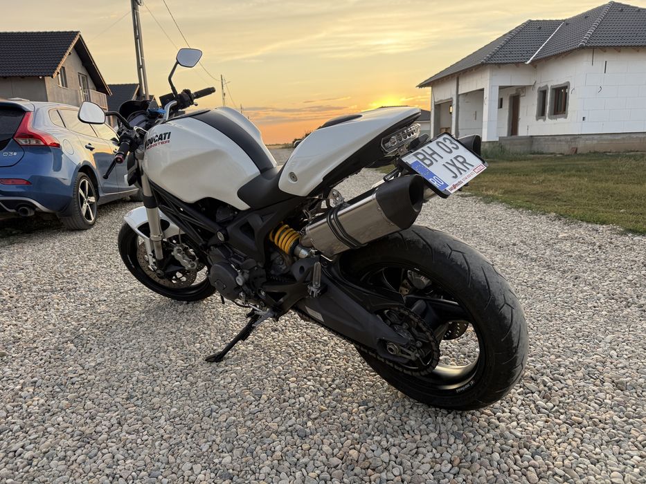 Ducati 696 Monster