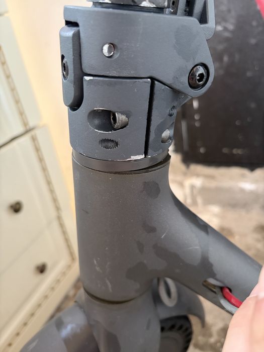 Продам электросамокат M365 XIAOMI