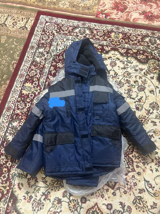 Куртка болоньевая.