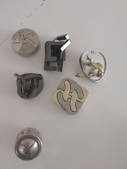 6 броя 3D пъзели