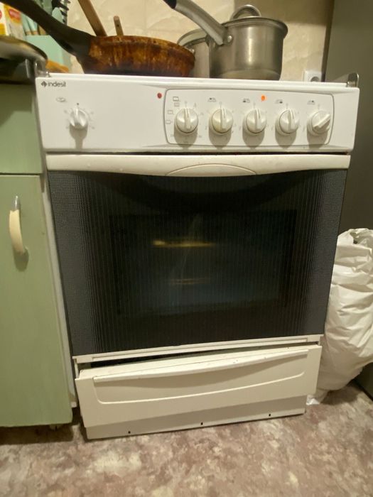 Продам электрический плита 4-х компортный