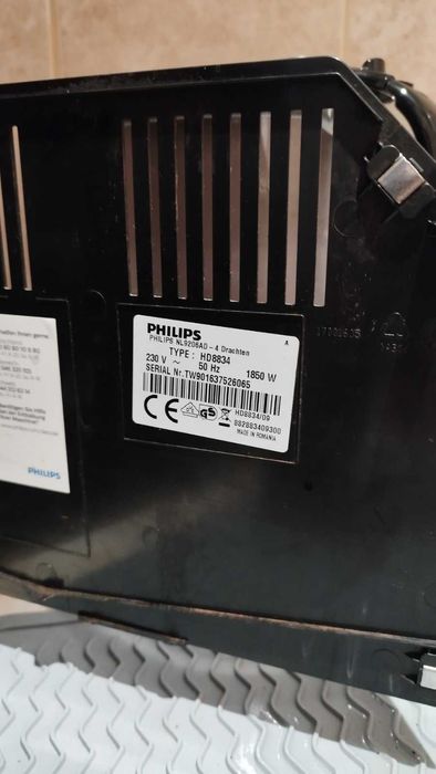 Кафе машина Philips с каничка за капучино -перфектно състояние!