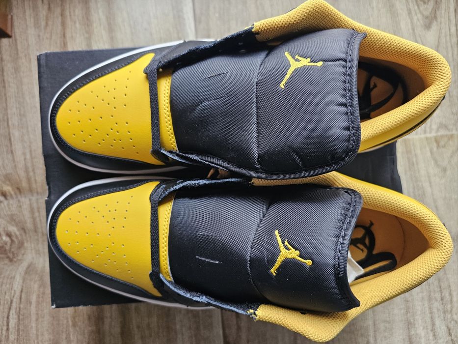 Нови NIKE AIR JORDAN 1 LOW black/yellow ochre-white