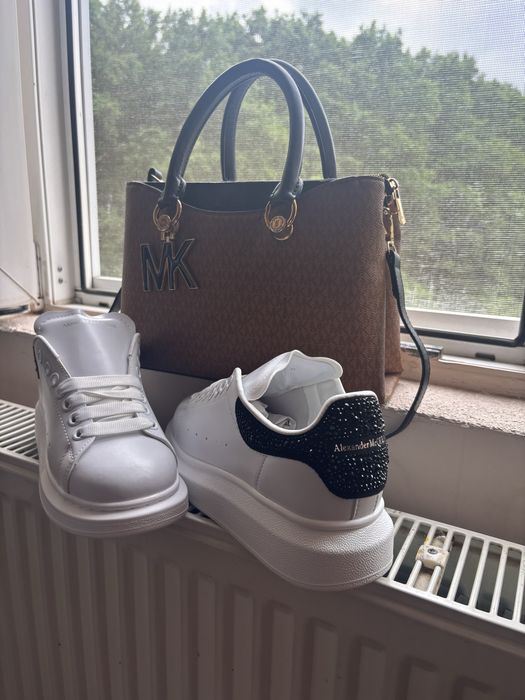 Adidasi noi unisex