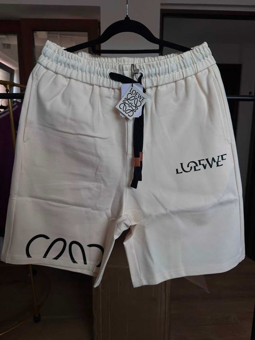 Pantaloni scurți LOEWE crem mărimea S