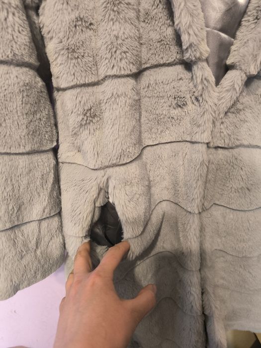 Дамско палто с качулка и джобове