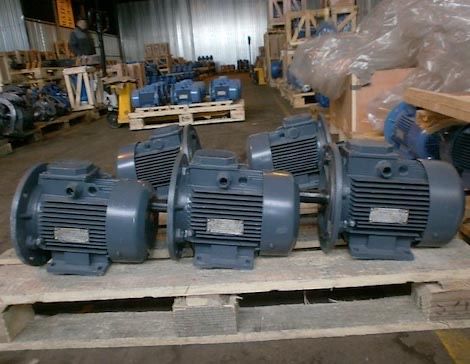 Электродвигатель редуктор электро мотор элдвигатель насос двигатель